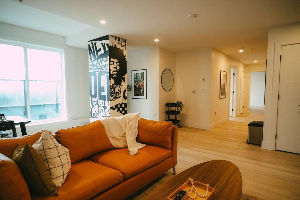 شقة Chic Cozy Retreat - 2Br - Stunning North End Views هاليفاكس المظهر الخارجي الصورة
