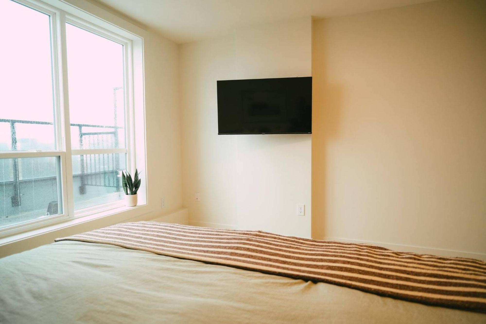 شقة Chic Cozy Retreat - 2Br - Stunning North End Views هاليفاكس المظهر الخارجي الصورة
