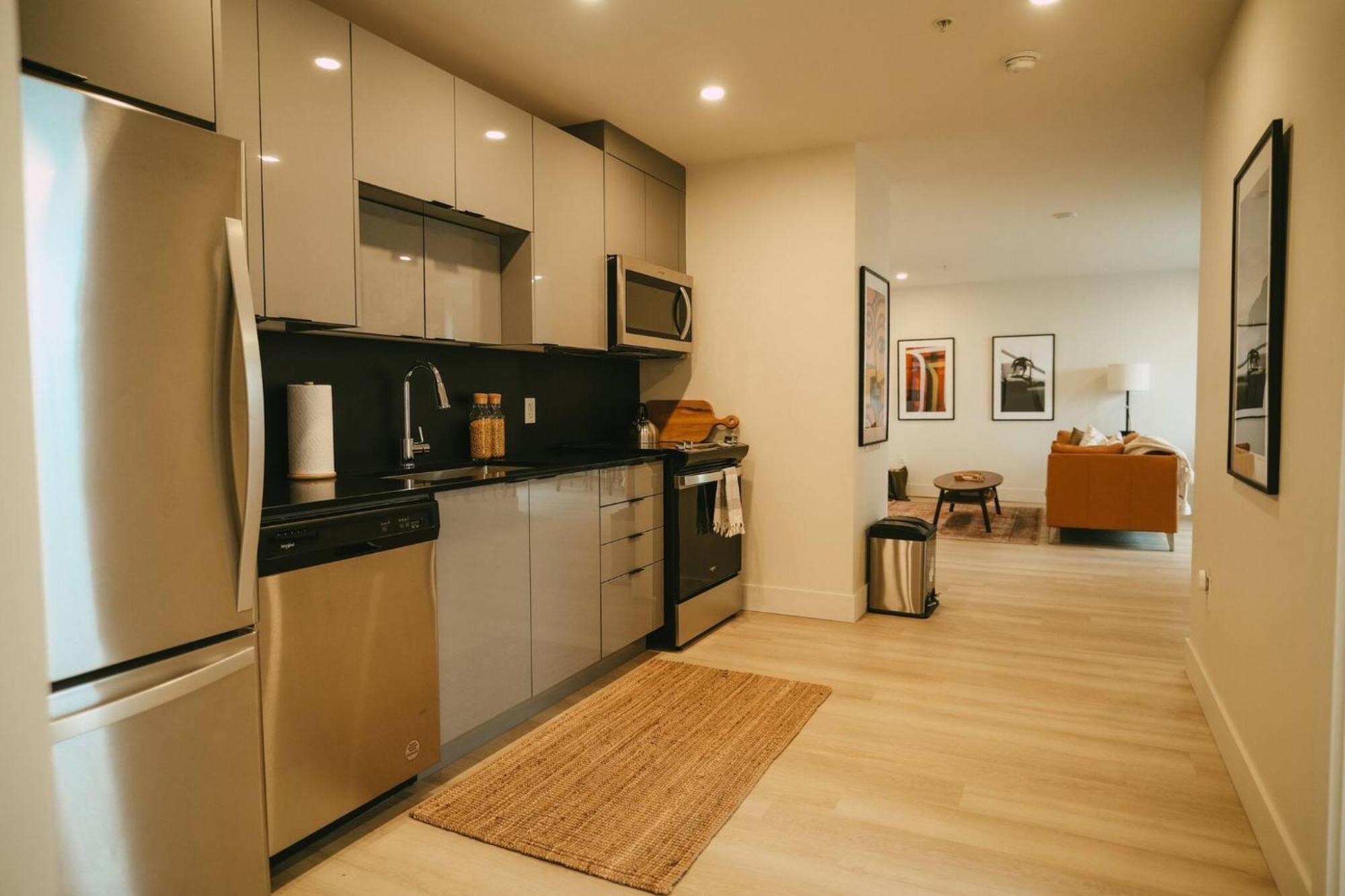 شقة Chic Cozy Retreat - 2Br - Stunning North End Views هاليفاكس المظهر الخارجي الصورة
